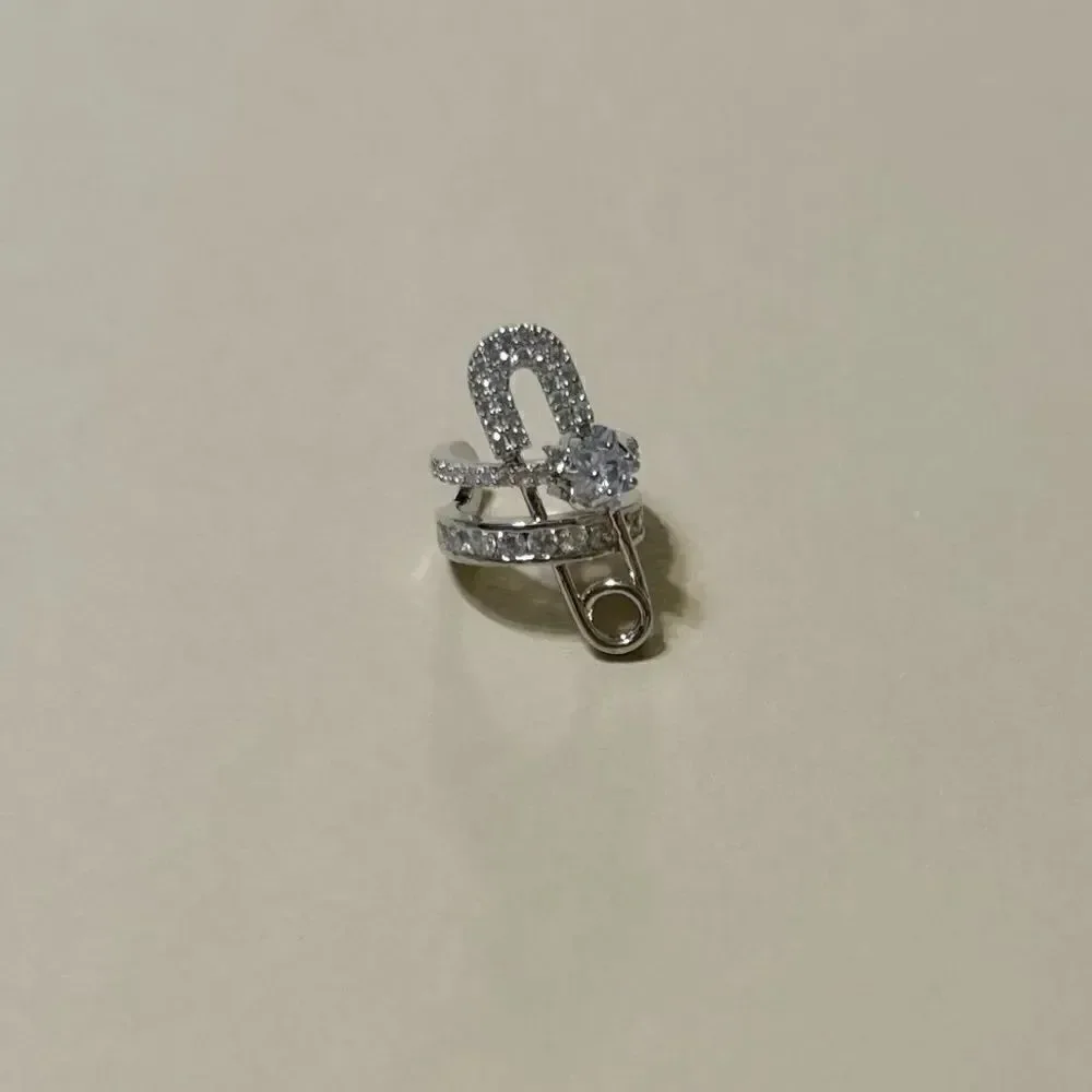 Safety pin ear cuff N711